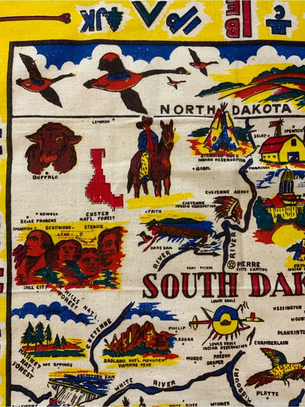South Dakota Vintage-Style Cotton Wall Art in Yellow, Red, Blue - Picture 5 of 7